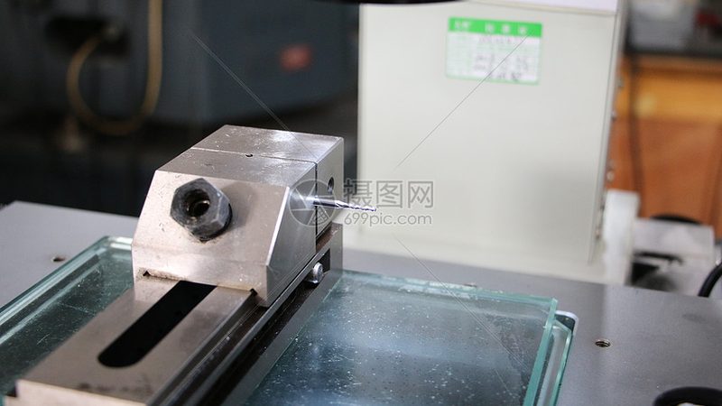 卧式加工中心与立式加工中心：占地面积背后的考量
